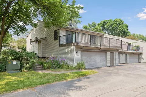 4484 Arden View Ct, Arden Hills, MN 55112