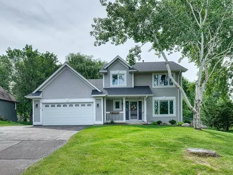 640 Willow Grove Ln, Vadnais Heights, MN 55127
