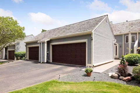 11073 Hyland Ter, Eden Prairie, MN 55344