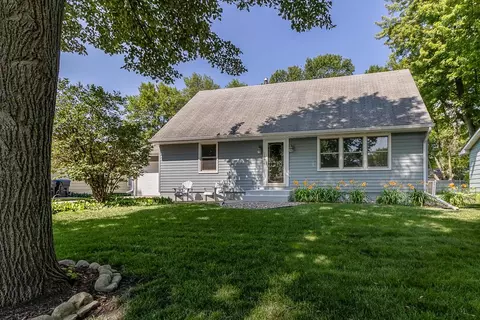 128 Marabou Dr, Mankato, MN 56001
