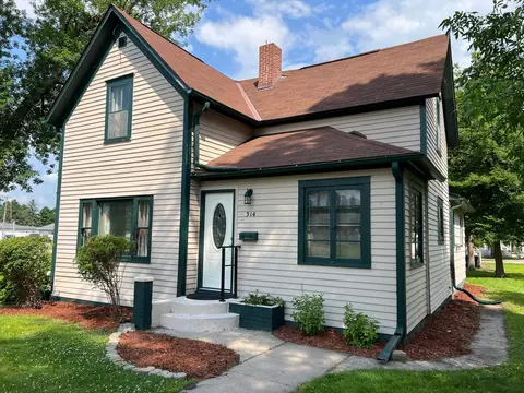 314 16th St N, Benson, MN 56215