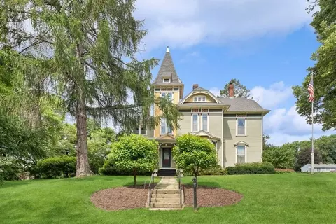 805 Abbott St W, Stillwater, MN 55082