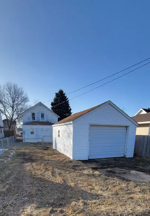 216 3rd St SE, Barnesville, MN 56514