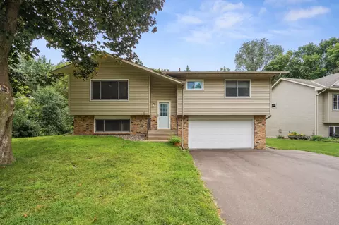 6538 31st St N, Oakdale, MN 55128