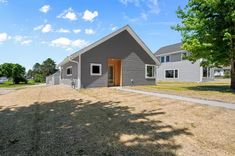 729 NW 7th Ave, Grand Rapids, MN 55744