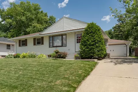 2526 12th Ave NW, Rochester, MN 55901