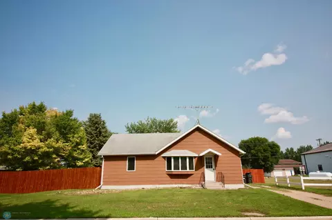 307 2nd Ave SE, Hankinson, ND 58041