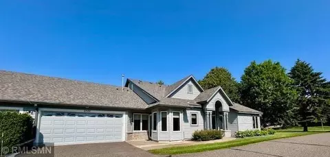 2528 Sumac Rdg, White Bear Lake, MN 55110
