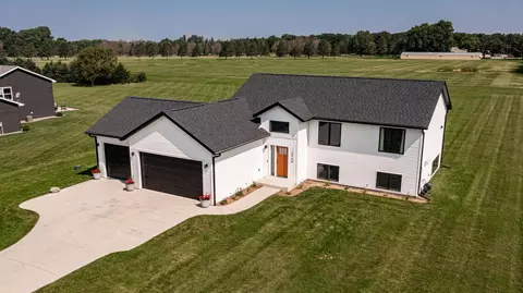 16968 739th St, Hayfield, MN 55940