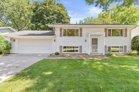 619 Continental Dr, New Brighton, MN 55112