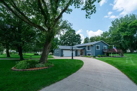 804 Glacier Ave, Alexandria, MN 56308