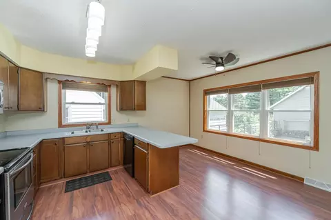 205 E Broadway, Plainview, MN 55964 photo 10