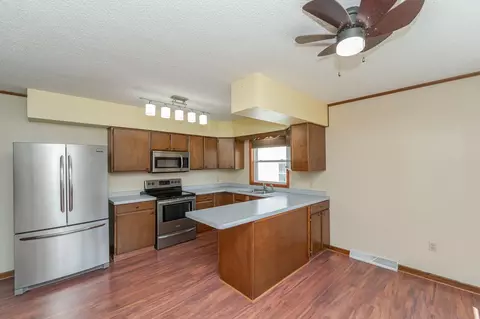 205 E Broadway, Plainview, MN 55964 photo 11