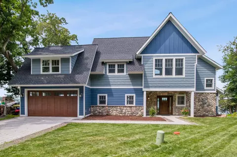29026 Glader Blvd, Lindstrom, MN 55045