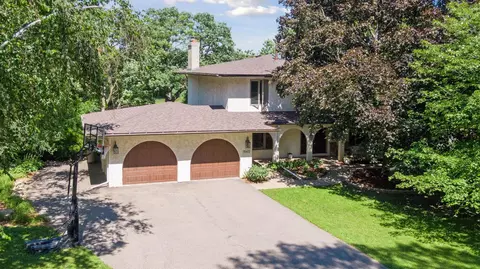 15612 Willowood Dr, Minnetonka, MN 55345