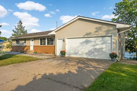 5215 Hanrehan Lake Blvd, Savage, MN 55378