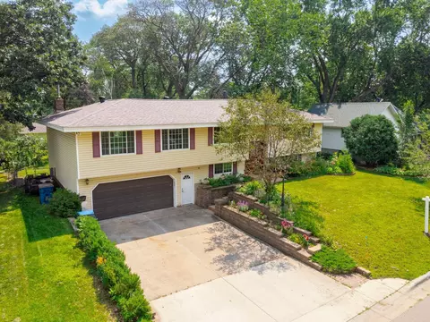 238 Aurora Ln, Circle Pines, MN 55014