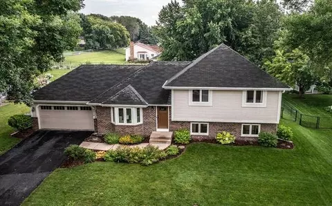 9214 Ranchview Ln N, Maple Grove, MN 55369
