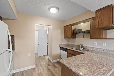 3811 Heather Dr, Eagan, MN 55122 photo 7