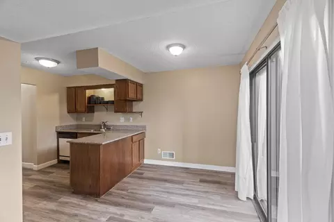 3811 Heather Dr, Eagan, MN 55122 photo 5