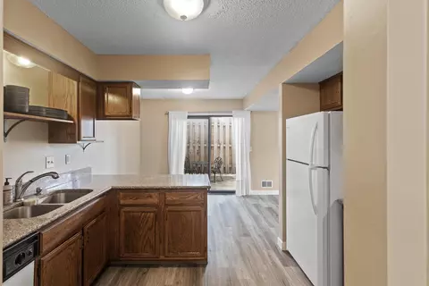 3811 Heather Dr, Eagan, MN 55122 photo 9