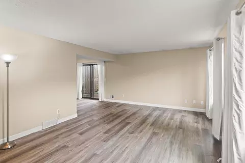 3811 Heather Dr, Eagan, MN 55122 photo 2