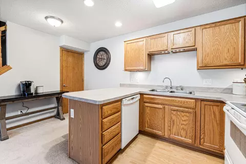 2339 Cascade Dr, Shakopee, MN 55379 photo 5