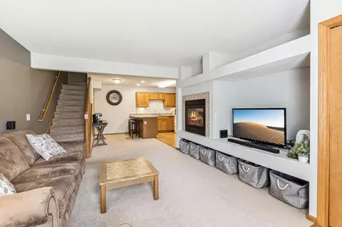 2339 Cascade Dr, Shakopee, MN 55379 photo 3