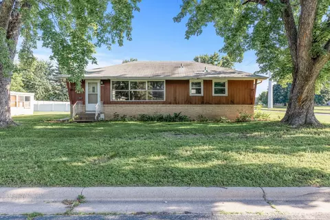 6001 Xerxes Ave N, Brooklyn Center, MN 55430