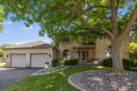 9160 Chesshire Ln N, Maple Grove, MN 55369