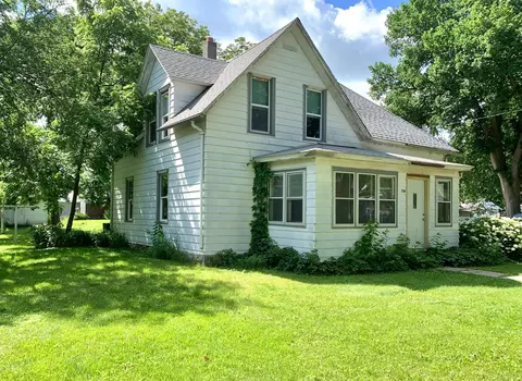 786 1st Ave, Gibbon, MN 55335