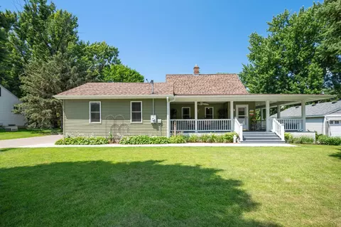 2829 Noel Dr, Little Canada, MN 55117