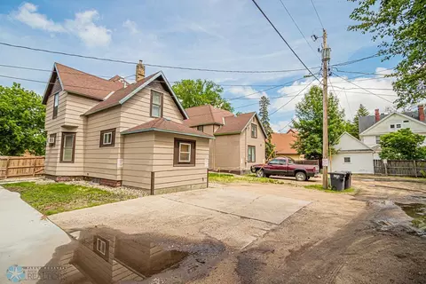 820 5th Ave S, Fargo, ND 58103 photo 4