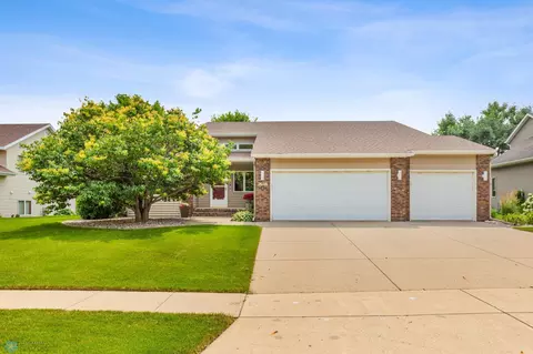 2608 25th Ave S, Fargo, ND 58103