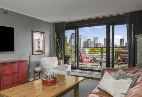 52 Groveland Ter #A304, Minneapolis, MN 55403