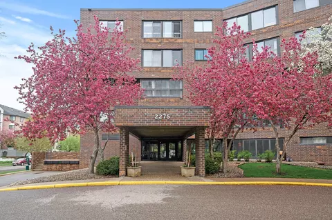 2275 Youngman Ave #207W, Saint Paul, MN 55116