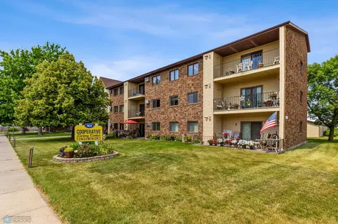 1424 14th St E #32, West Fargo, ND 58078