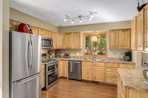 9632 Thomas Ave N, Brooklyn Park, MN 55444