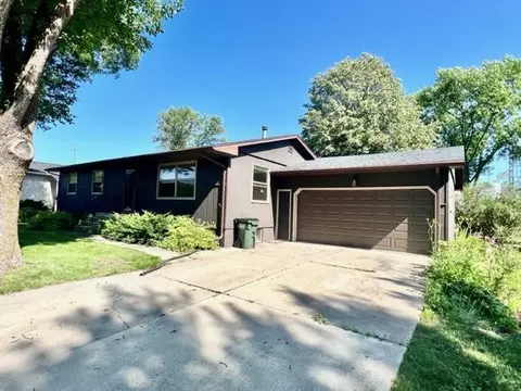 203 E 12th St, Redwood Falls, MN 56283