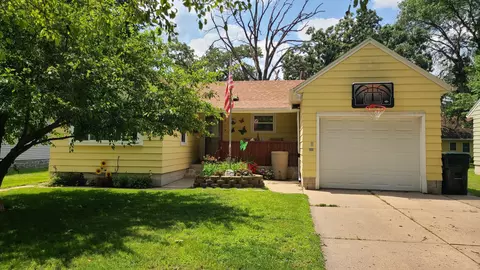 1209 11th St NW, Austin, MN 55912