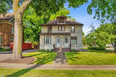 1142-1144 Broadway N, Fargo, ND 58102