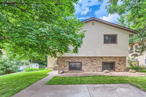 839 19th Ave N, South Saint Paul, MN 55075