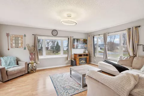 19140 E Front Blvd NE, East Bethel, MN 55092