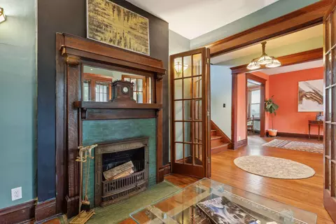 1975 Selby Ave, Saint Paul, MN 55104