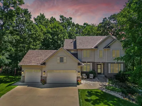 5685 Newell Cir N, Oak Park Heights, MN 55082