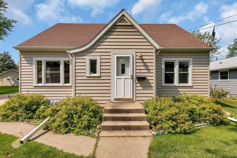 37 6th Ave S, Sauk Rapids, MN 56379