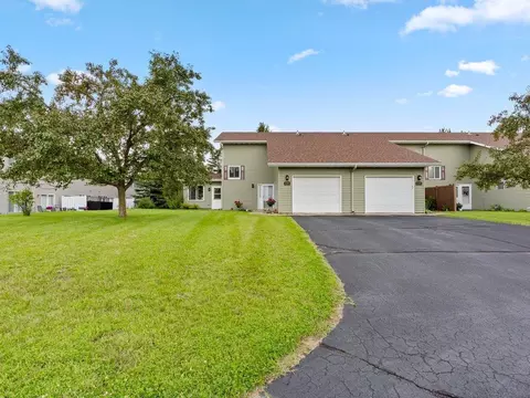 2310 Hillcrest Dr, Brainerd, MN 56401