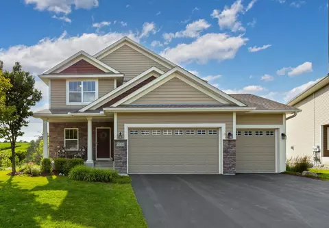9110 Degler Cir, Chanhassen, MN 55317