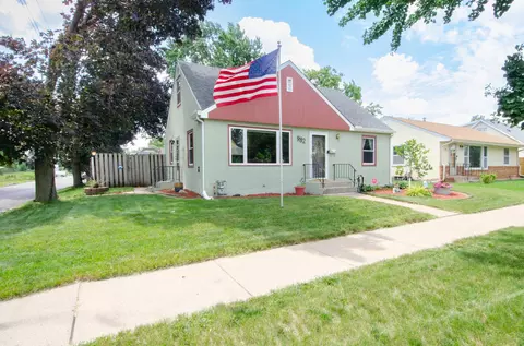 982 Englewood Ave, Saint Paul, MN 55104