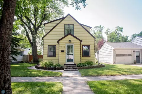 1740 4th St N, Fargo, ND 58102